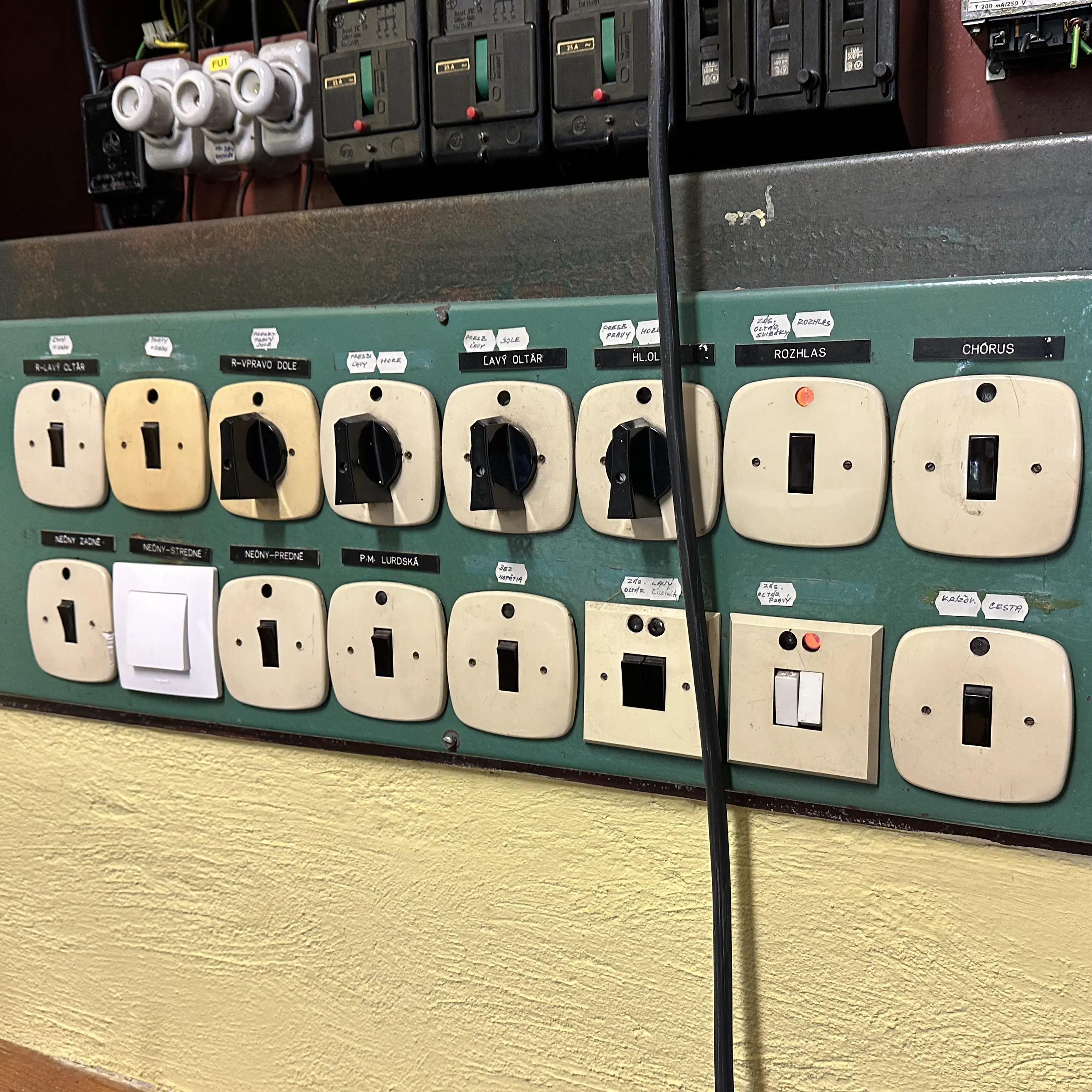 panel 1